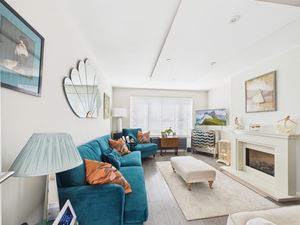 Lounge- click for photo gallery